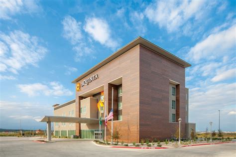 la quinta|La Quinta Inn & Suites by Wyndham San Marcos Outlet Mall